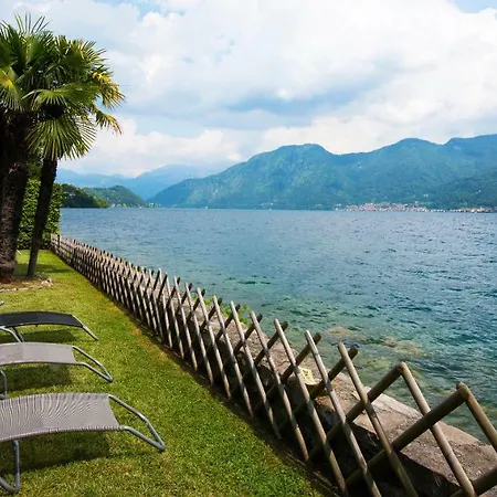 Villa Hintown Caterina On The Lake - Parking Sala Comacina